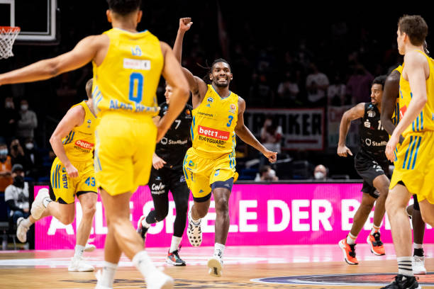 中场核心不 中场核心不