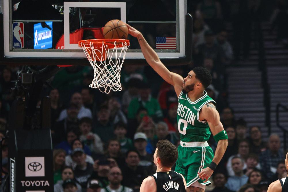 还是赛场外 还是赛场外