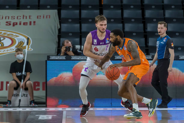 对于球员贡 对于球员贡